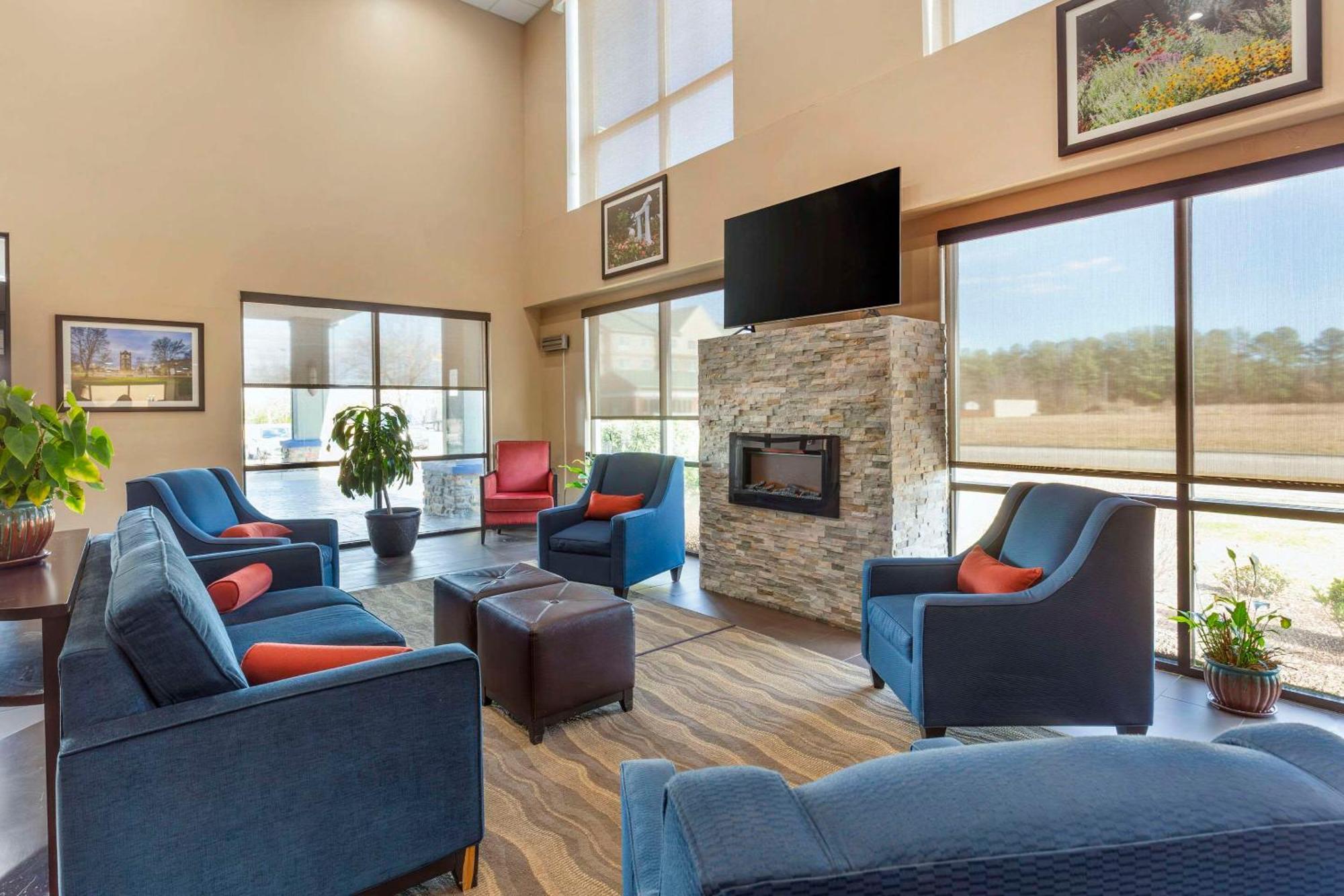 Comfort Suites Wilson - I - 95 Kültér fotó