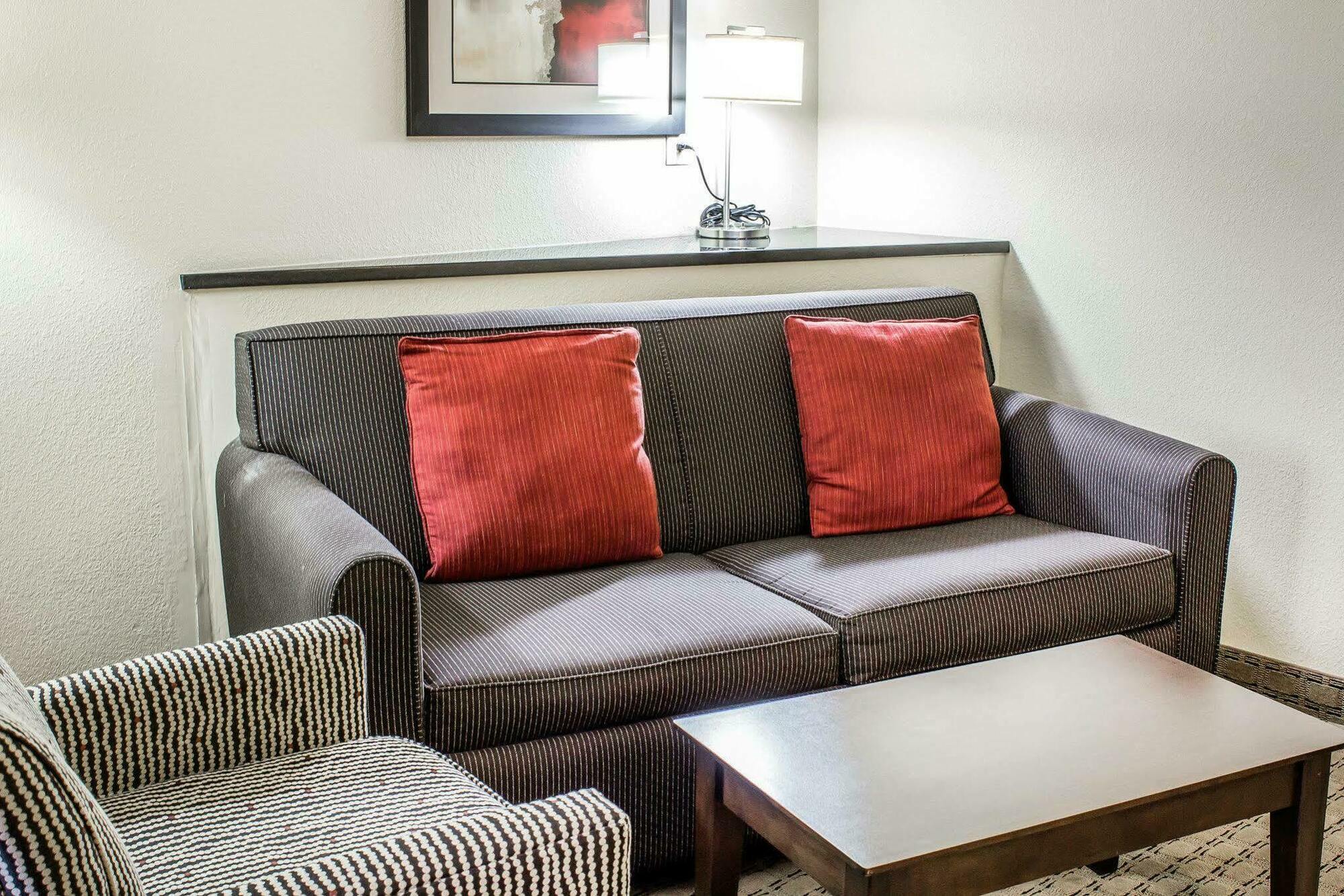 Comfort Suites Wilson - I - 95 Kültér fotó